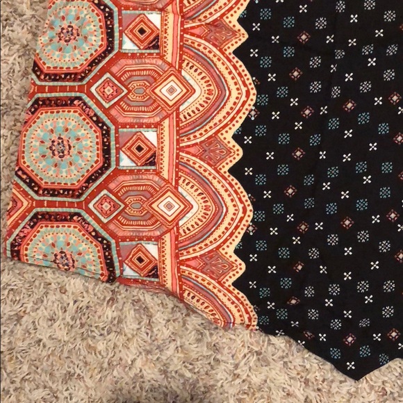 Patterned Tank Top - Picture 2 of 3